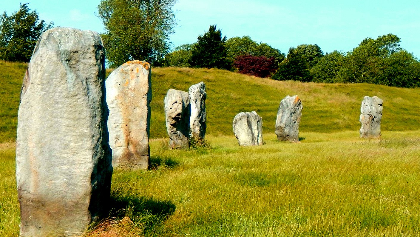Mysterious Avebury - Ancient Stone Circles, Burial Grounds and Ghosts